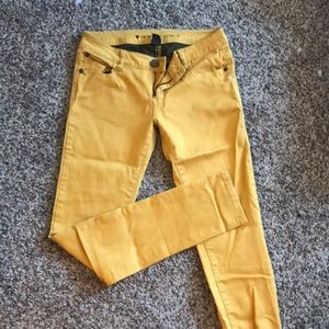 Mustard skinny jeans